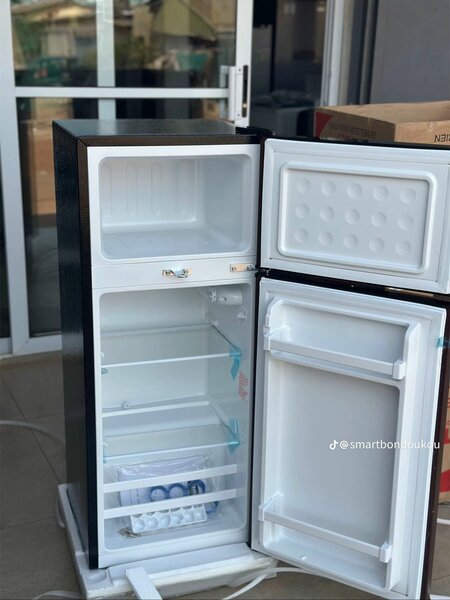 Réfrigérateur compact moderne