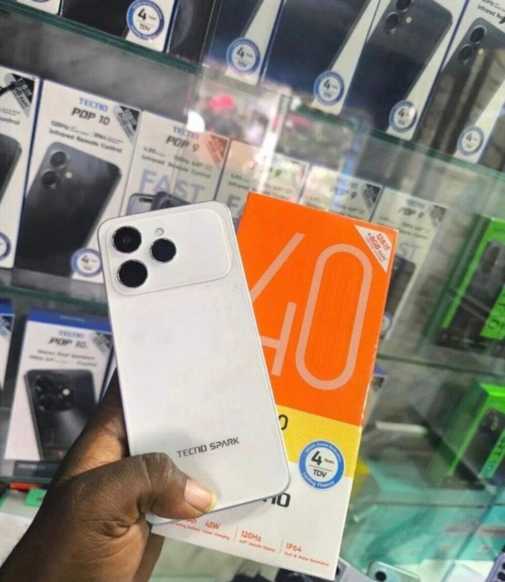 Tecno Spark 40 Pro+ blanc