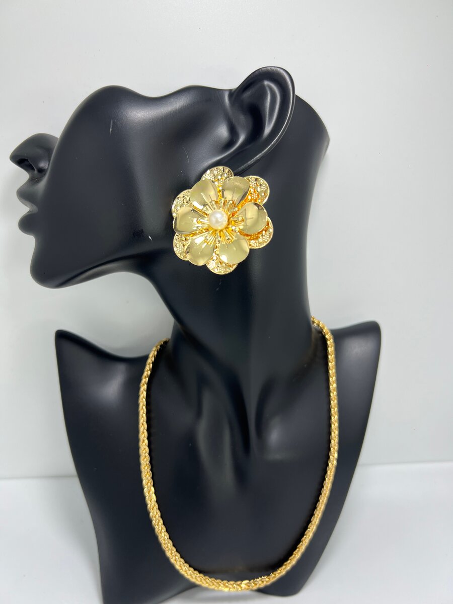 Boucles d'oreilles dorées élégantes