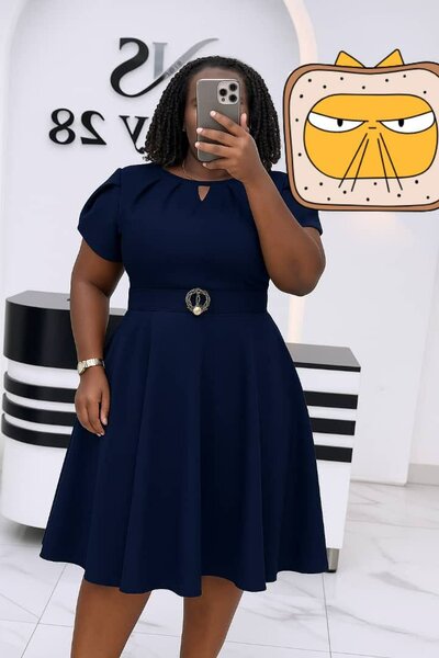 Robe élégante ceinturée femme