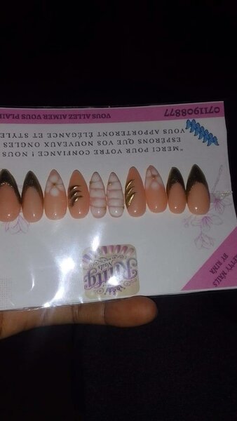 Faux ongles élégants