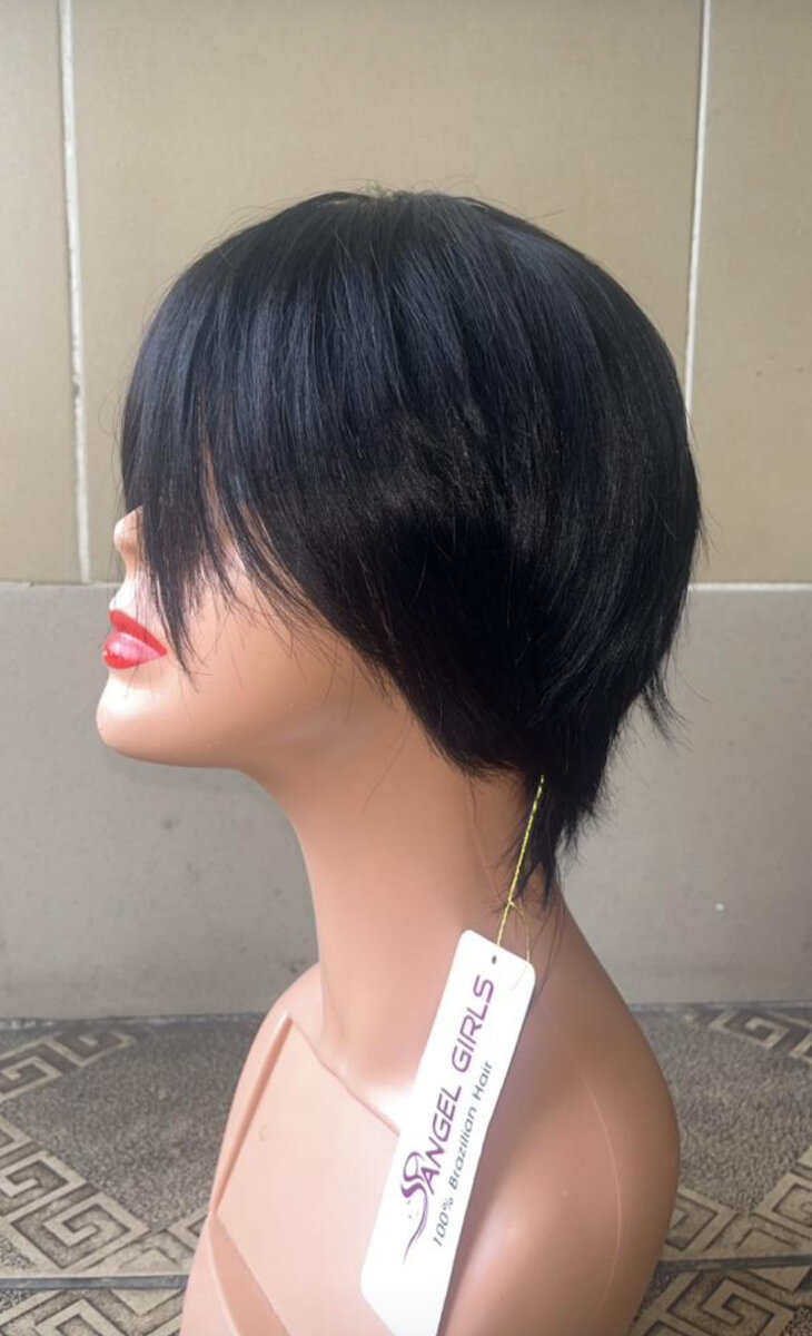 Perruque courte noire élégante