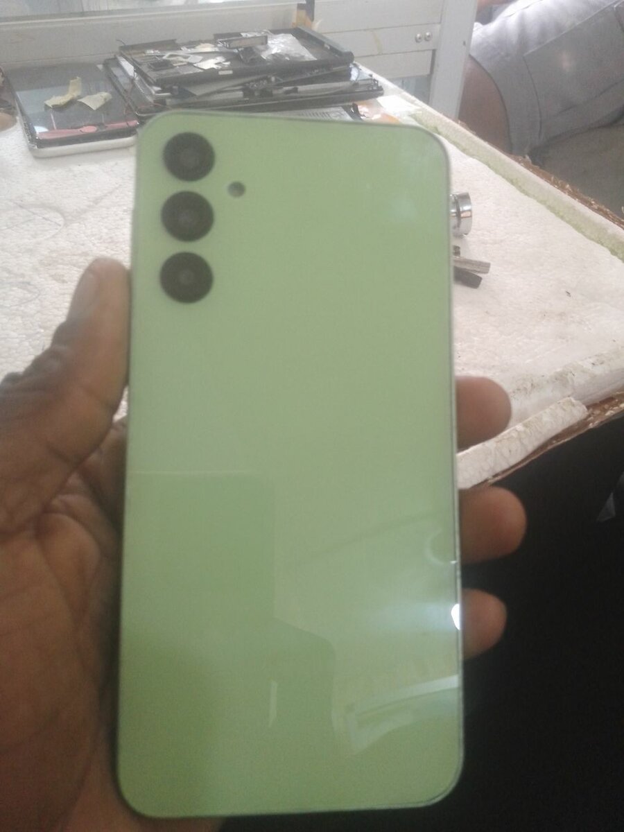 Samsung Galaxy Smartphone A 24