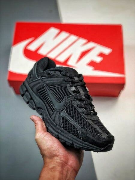 Chaussures Nike vomero noires