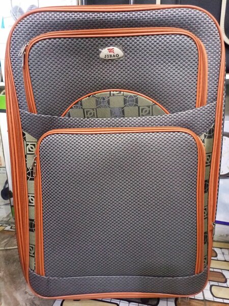 Valise à roulettes robuste