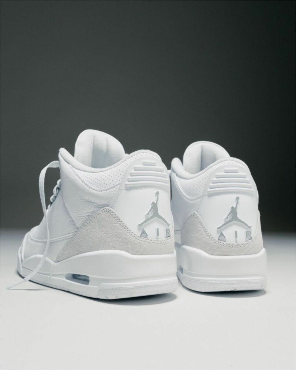 Baskets Air Jordan blanches élégantes