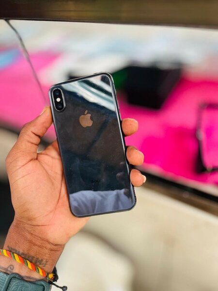 iPhone X 64giga casineuf tout passe propre