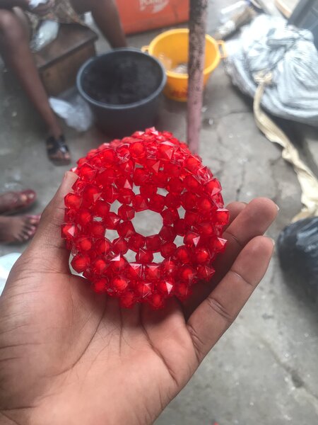 Porte-crayons décoratif en perles