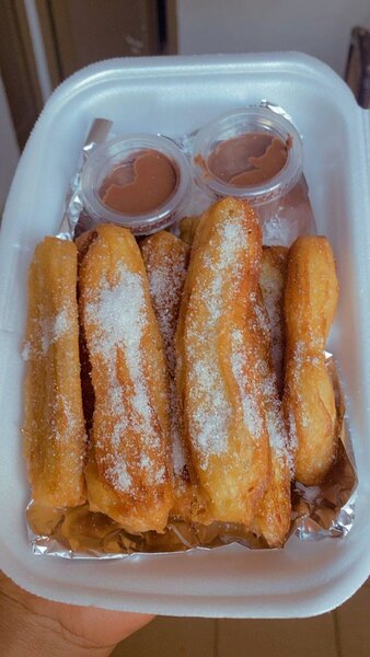 10 Churros frais avec nutella