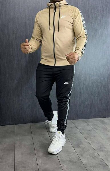 Costume de sport homme