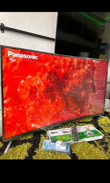55inches CURVED full digital 4k ultra hd smart Panasonic TvI