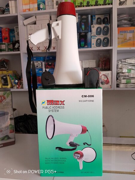 Mégaphone Puissant Max CM-006
