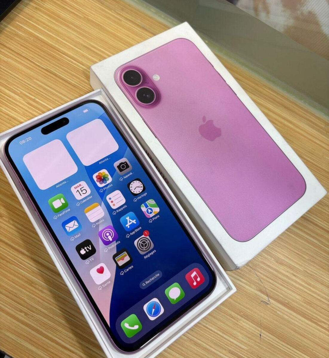 iPhone 16 Rose