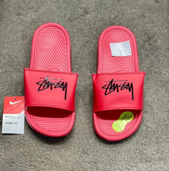 Benassi Nike