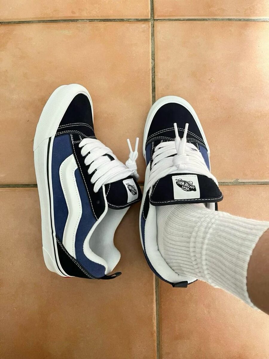 Vans Knu Skool ( original dans carton )