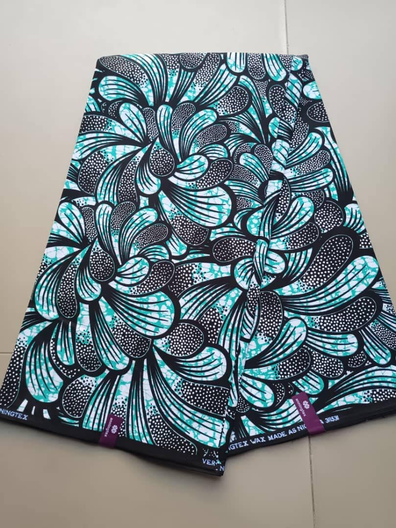 Fabric with a  print of 6 meters