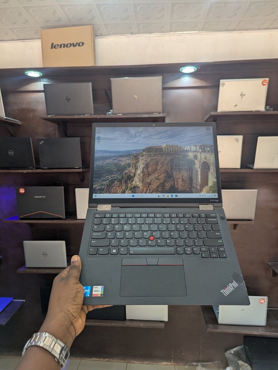 Lenovo YOGA X13