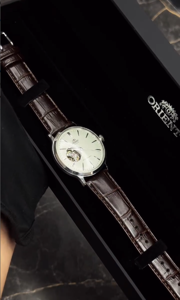 Модель Orient RA-AG0002S10B. часы