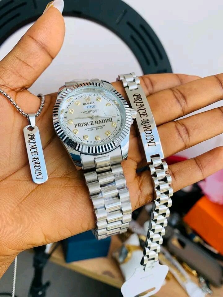 Ensemble Montre et Bijoux Élégant