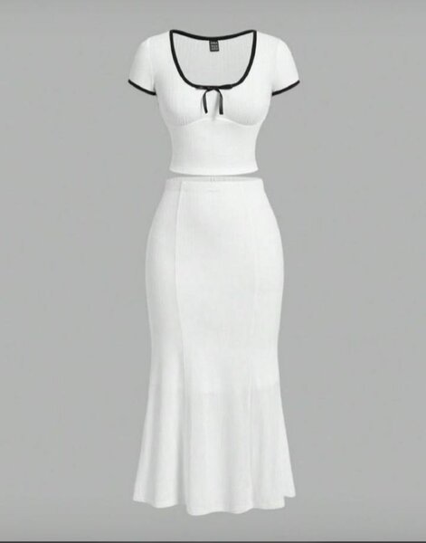 Robe Midi Blanc Élégante