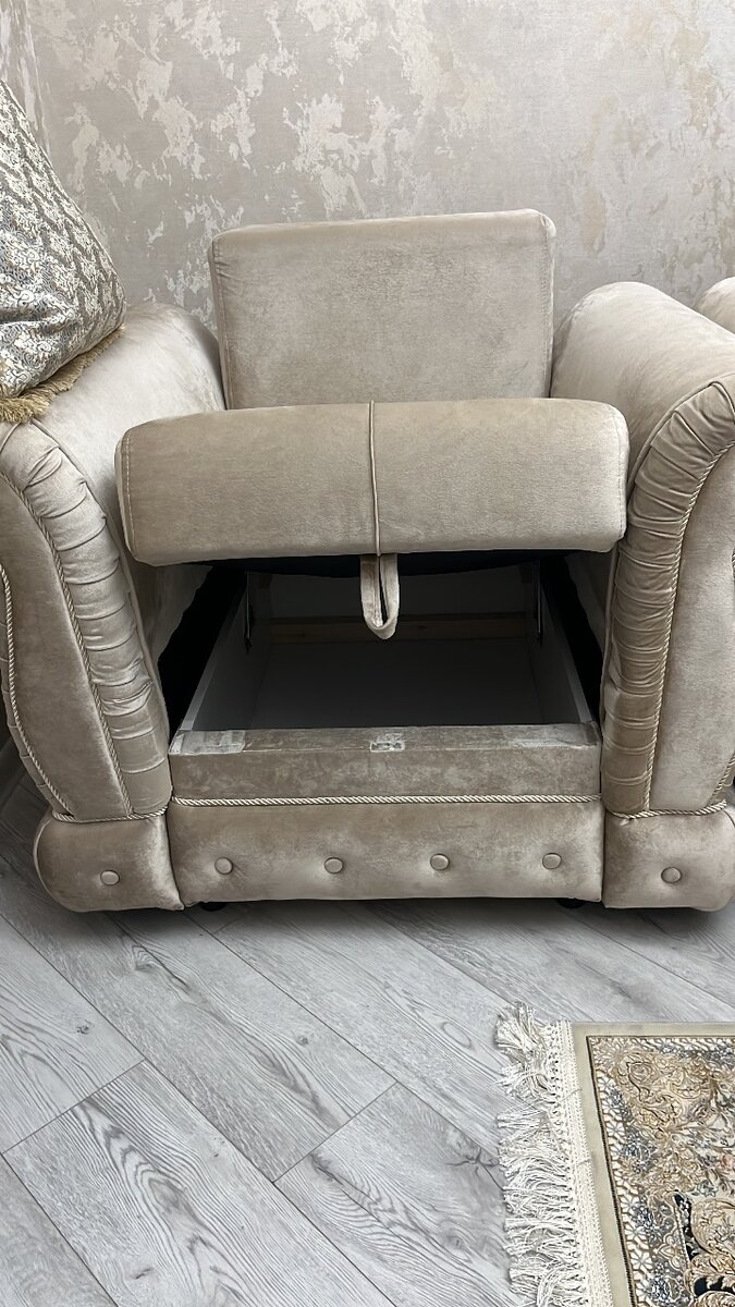 Диван плюс два кресло