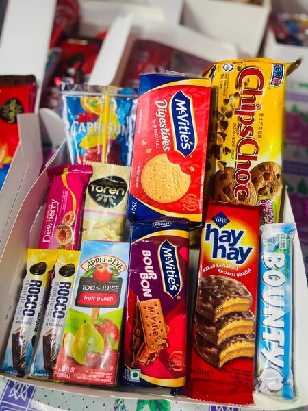 Gifts for ladies and men, snack boxes