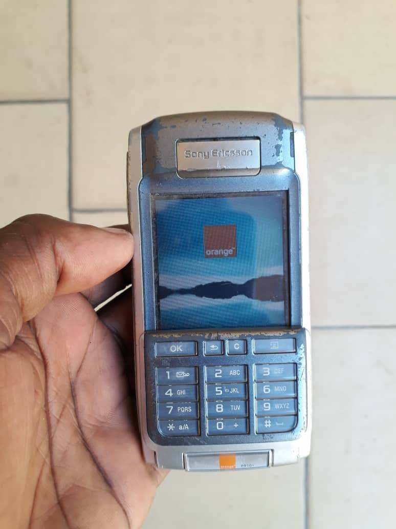 Téléphones à clapet vintage