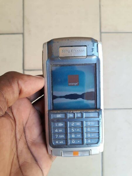 Téléphones à clapet vintage