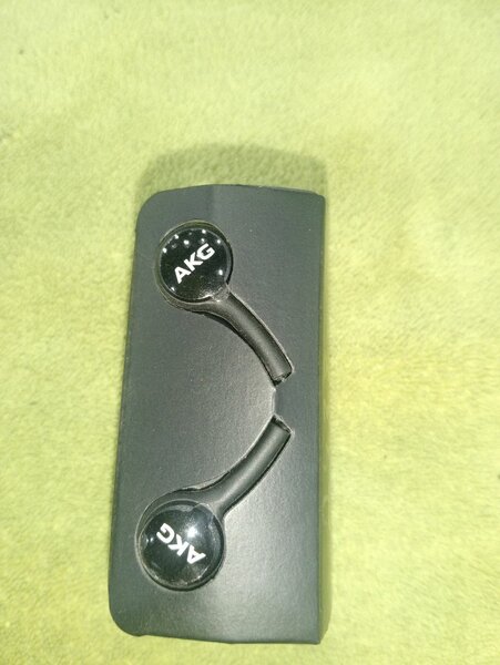 AKG Hand Free