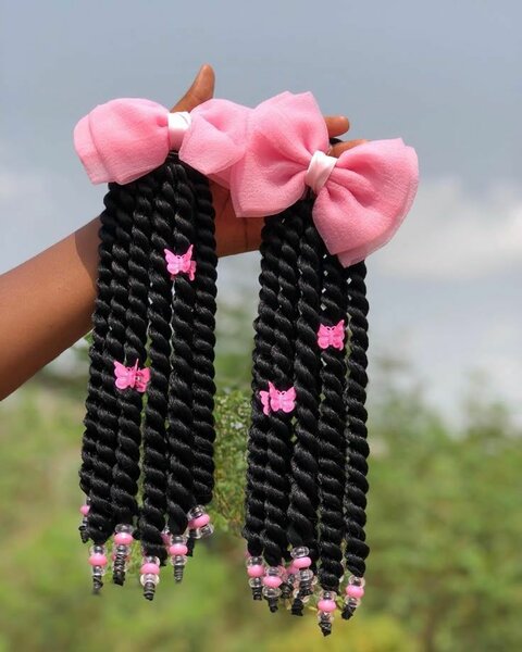 Extensions de cheveux roses