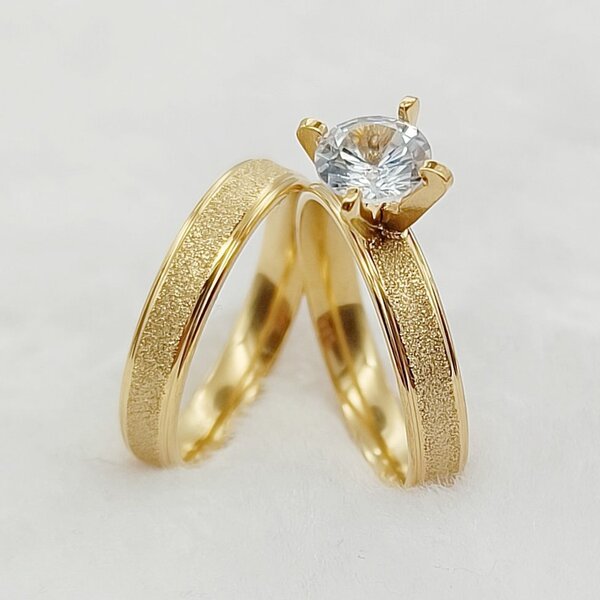 Ladies engagment ring