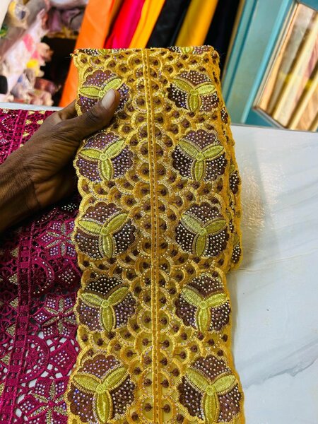 Perles dorées décoratives