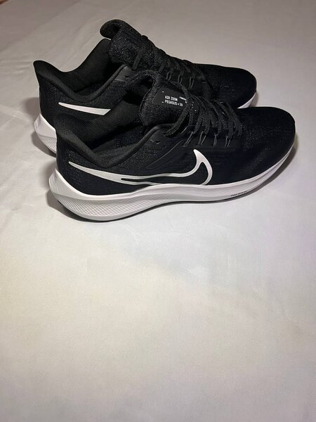 Кроссовки Nike