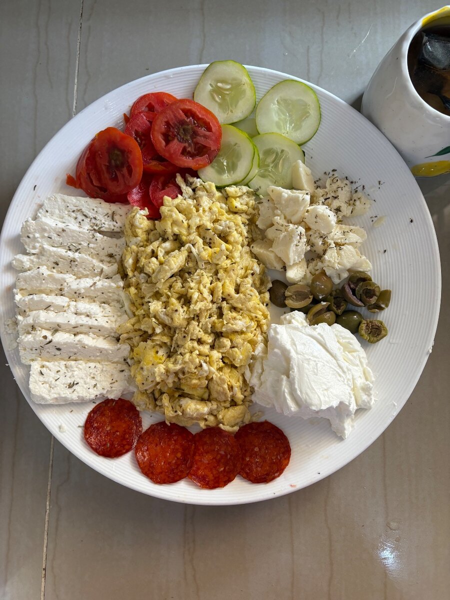 Petit déjeuner méditerranéen sain