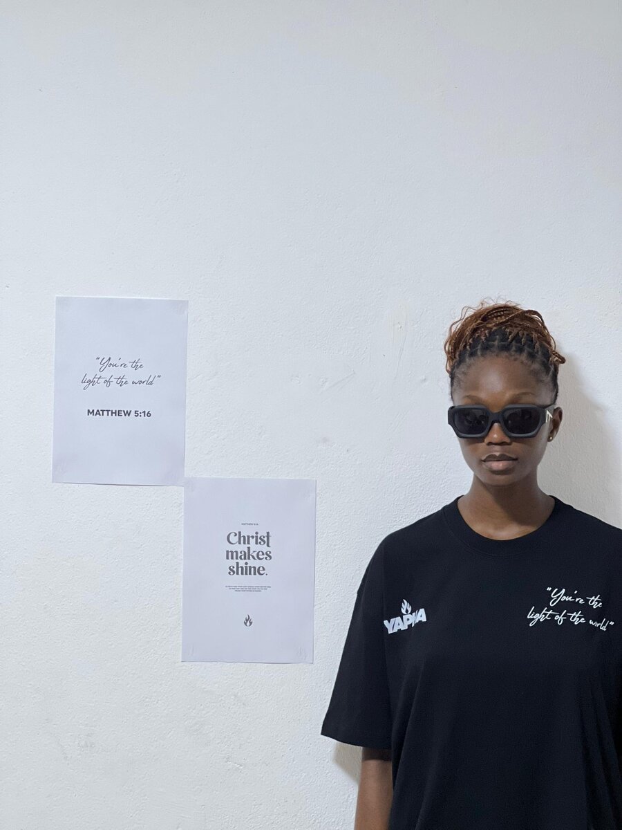 T-shirt YAPHA noire et blanche