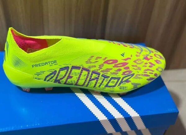 Chaussures de foot Adidas Predator