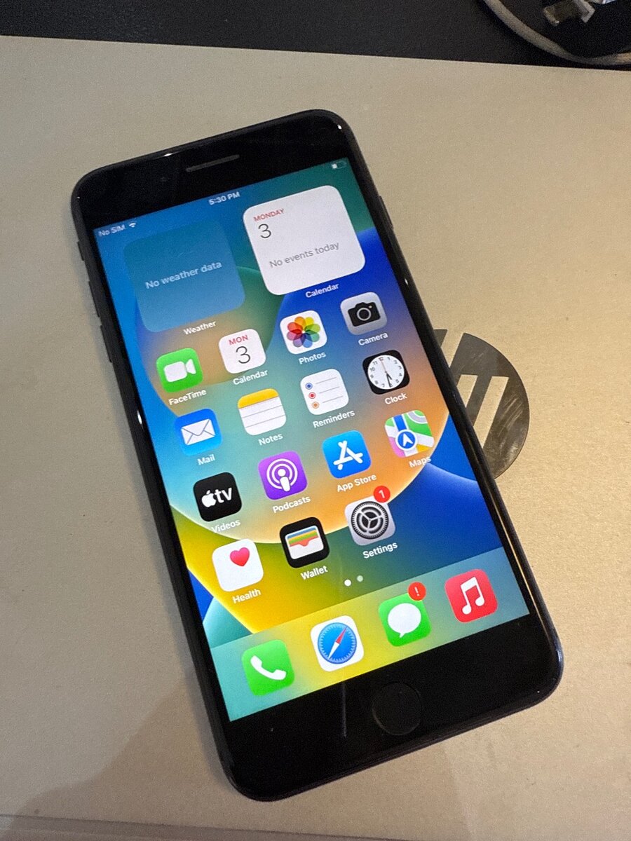 iPhone 8 Plus ,99new, 64GB