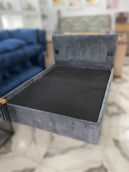 Lit double en velours gris