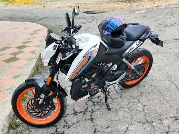 Moto sportive élégante