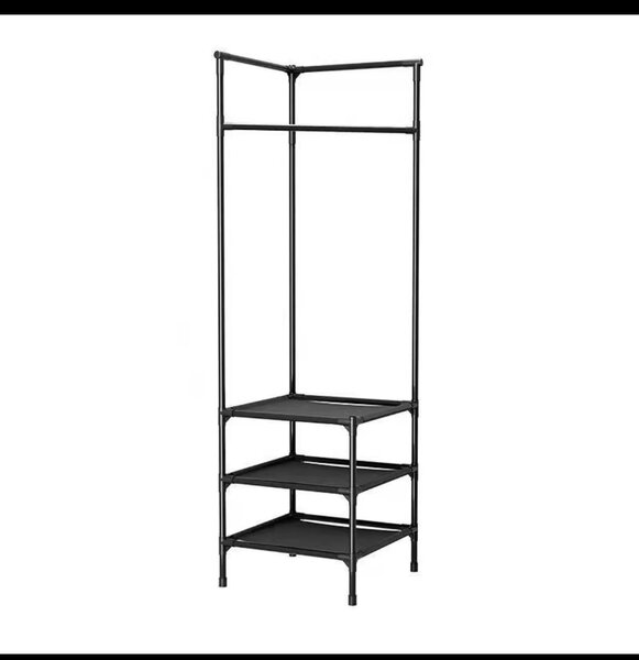 Étagère d'angle métallique