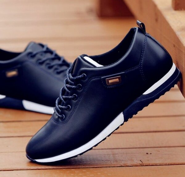 Nike et mocasin