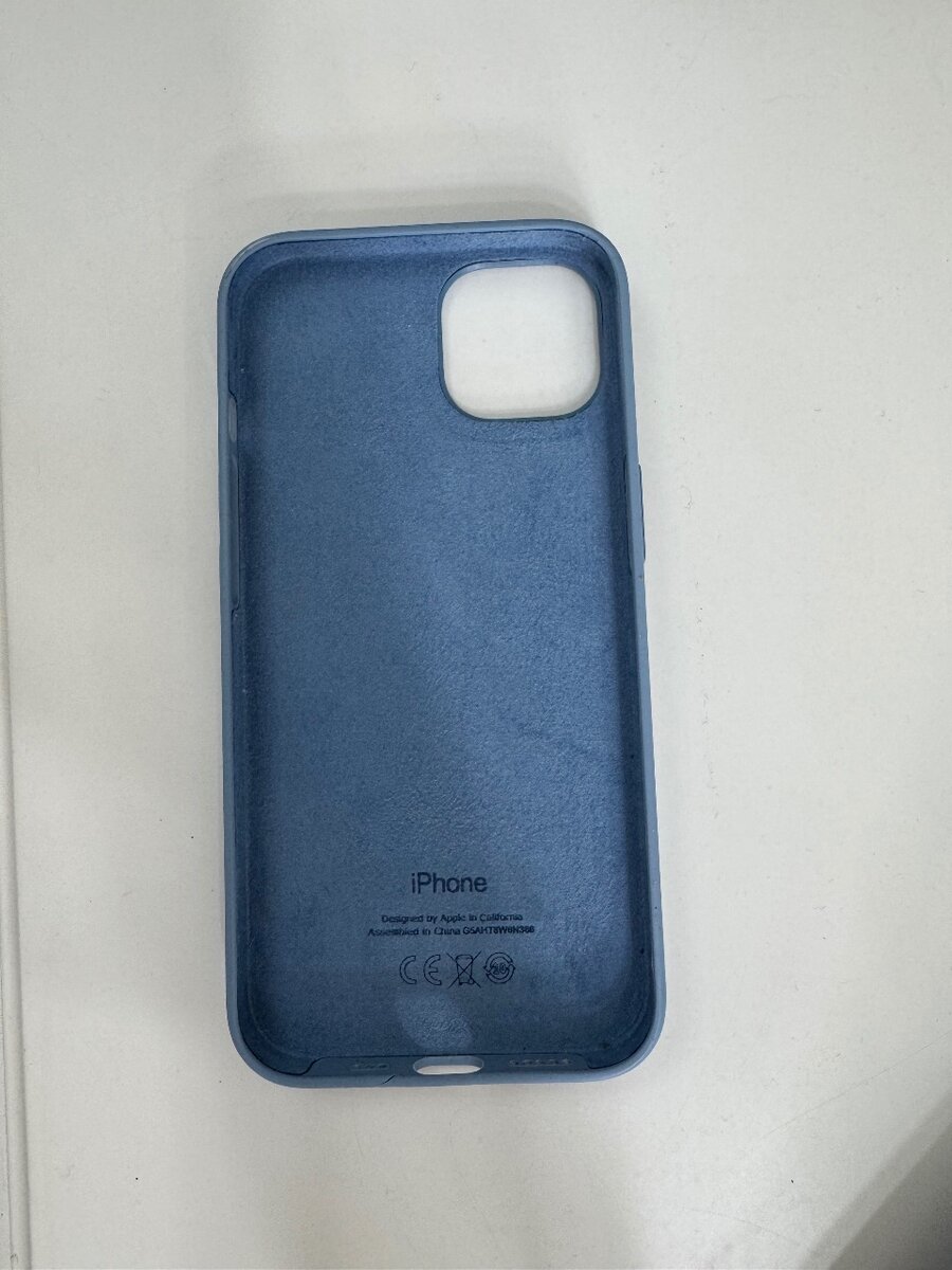 Оригинальный чехол от Apple на iPhone 13