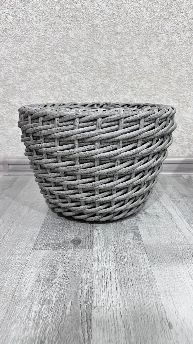 Кашпо из ротанга