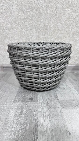 Кашпо из ротанга