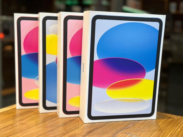 iPad 10th Generation 256GB * New *Blue and Pink