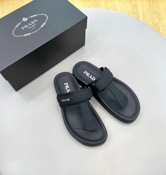 Sandales en cuir Prada