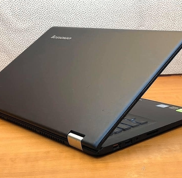 Laptop Lenovo 700 8GB Intel