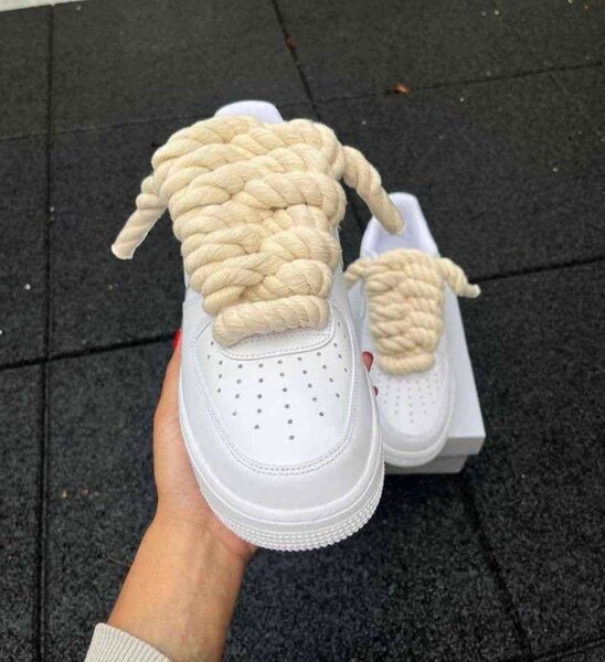 Basket tendance avec lacets épais