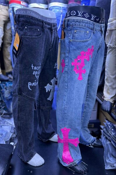 Jeans larges avec motifs croix