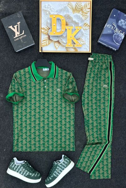 Ensemble polo et pantalon vert